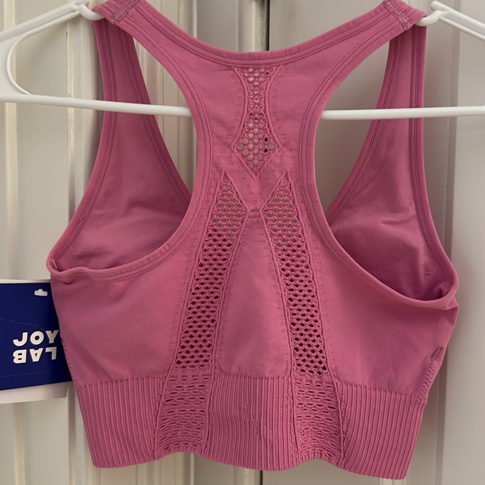 Seamless Pink Sports Bra - Moisture Wicking - NWT - Picture 2 of 2